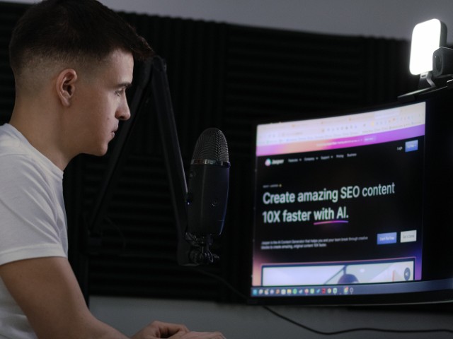 YouTube: Mi canal de YouTube - Entrevistas, podcasts y vídeos sobre conocimiento y negocio